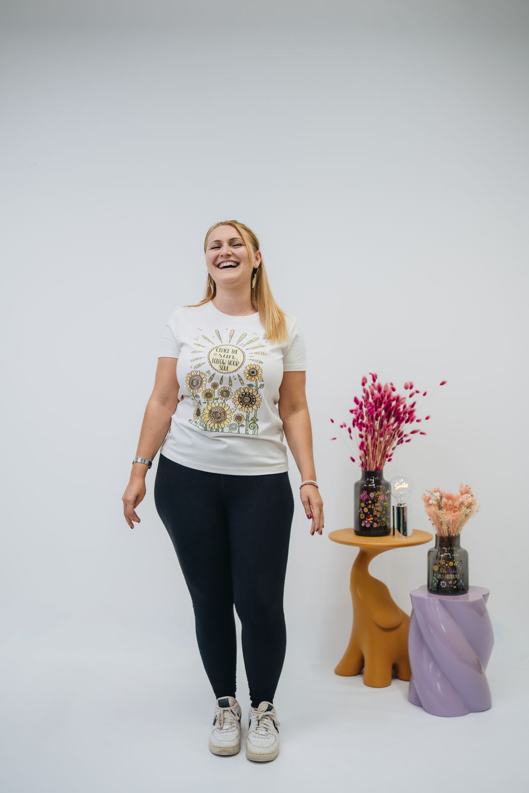 Damen T-Shirt „Chase the sun, follow your soul“