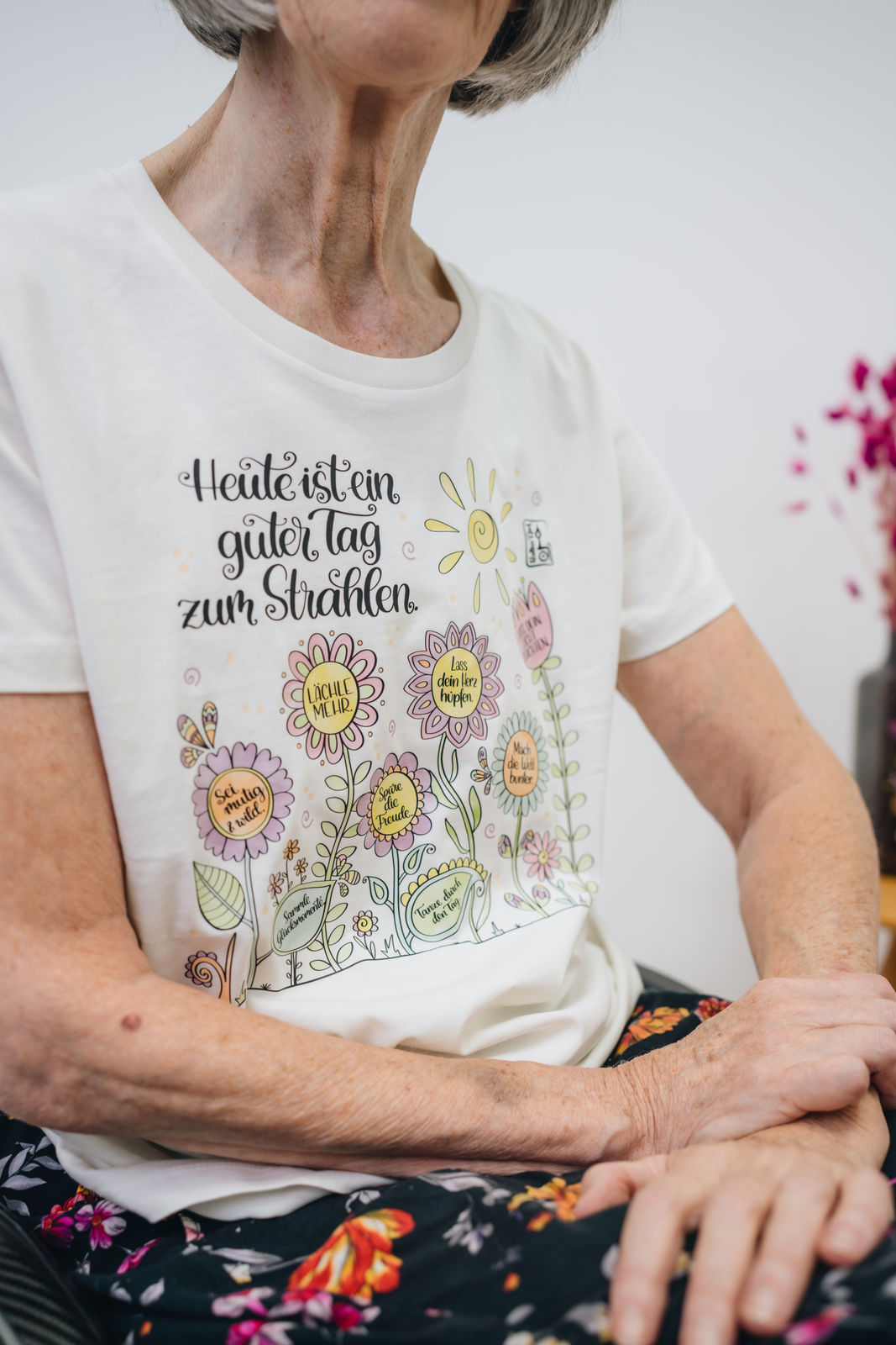 Damen T-Shirt "Ein guter Tag zum Strahlen"