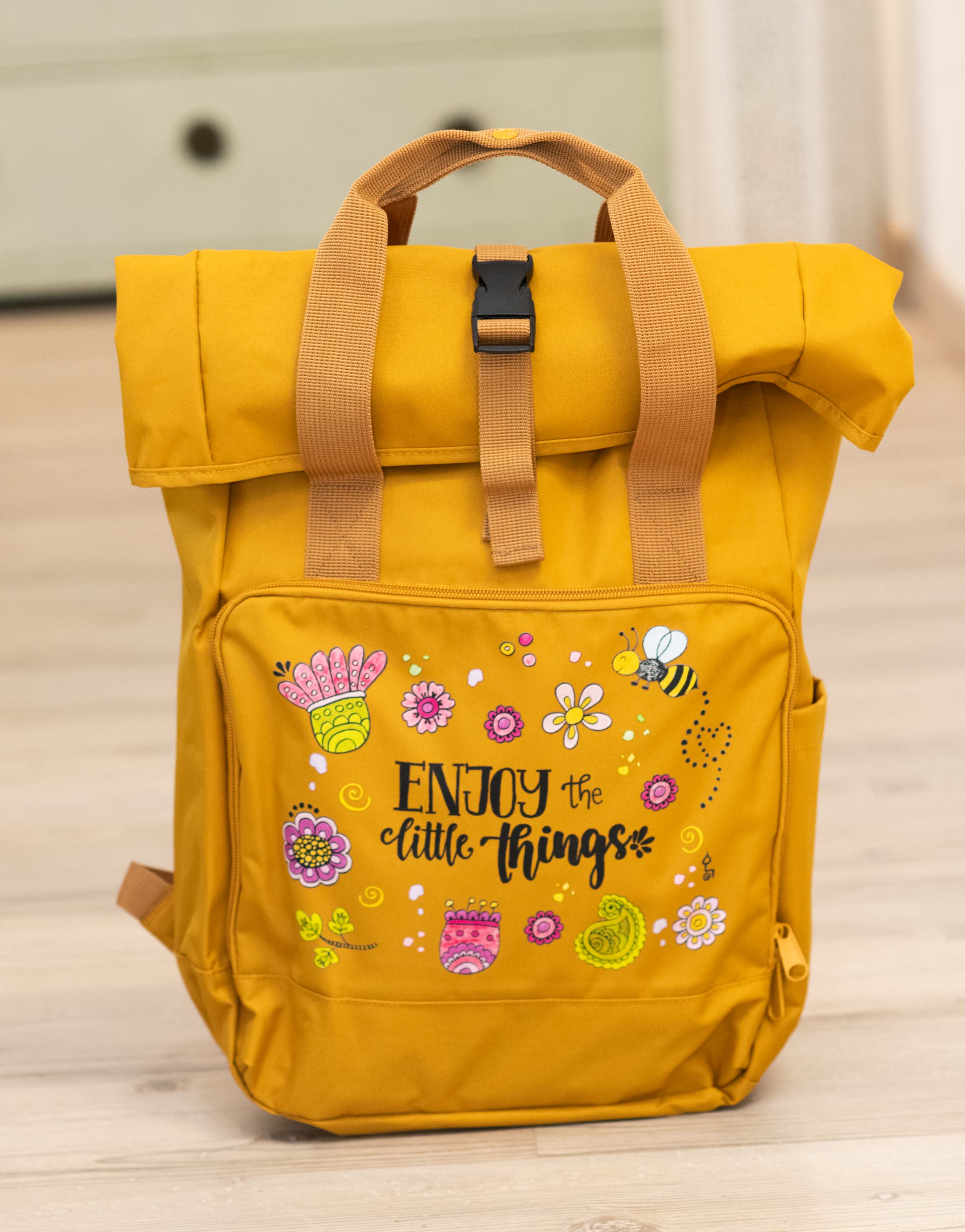 Rucksack groß Mustard “Enjoy the little things”