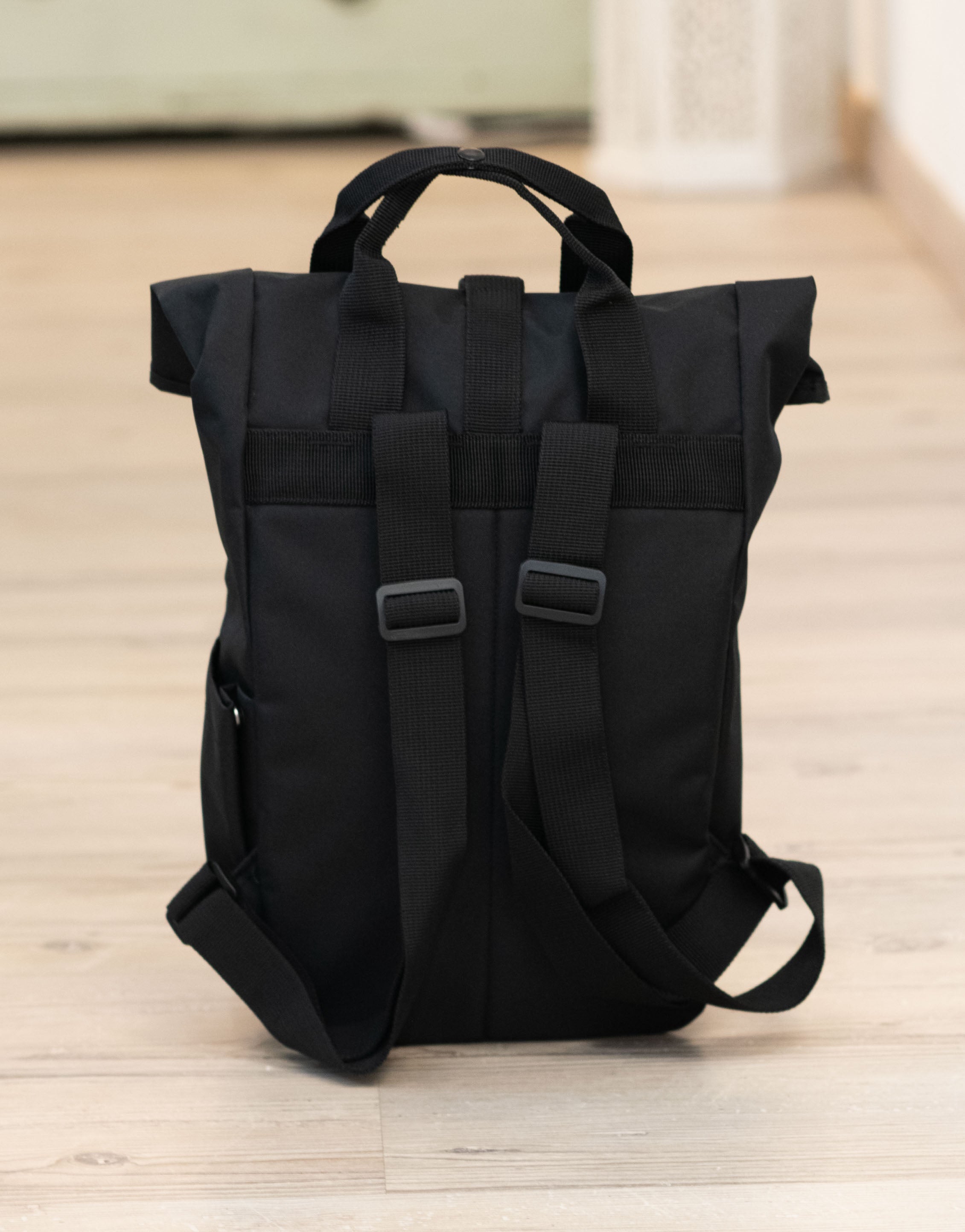 Rucksack klein Black „Bee happy”-RollinArt