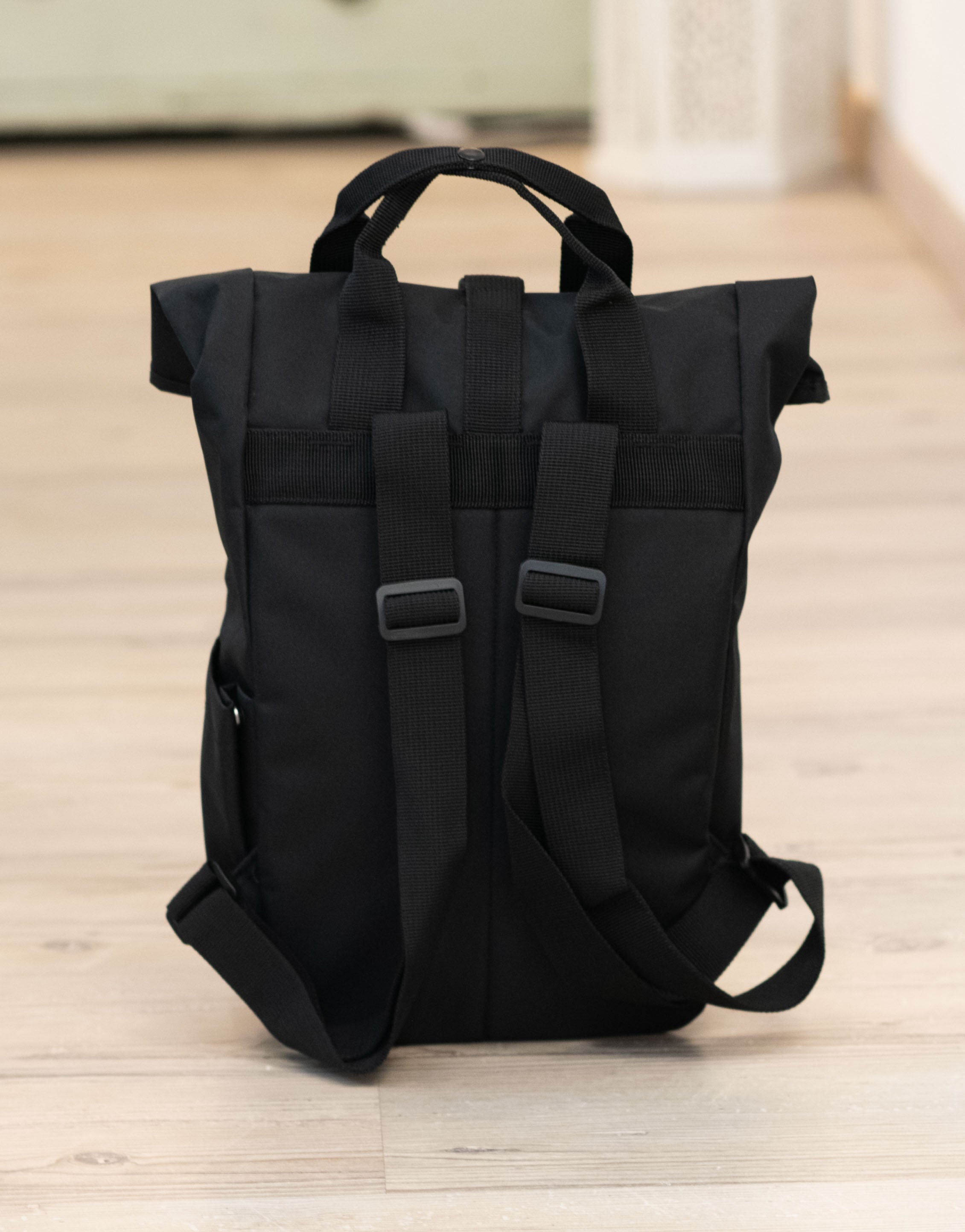 Rucksack klein Black „Bee happy”-RollinArt