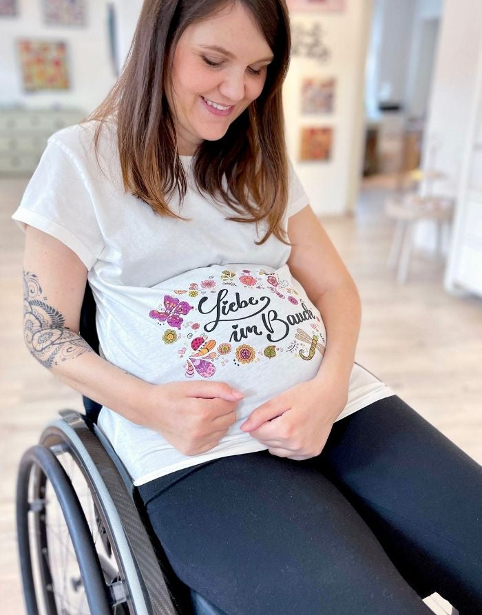 Schwangerschafts T-Shirt "Liebe im Bauch"-RollinArt