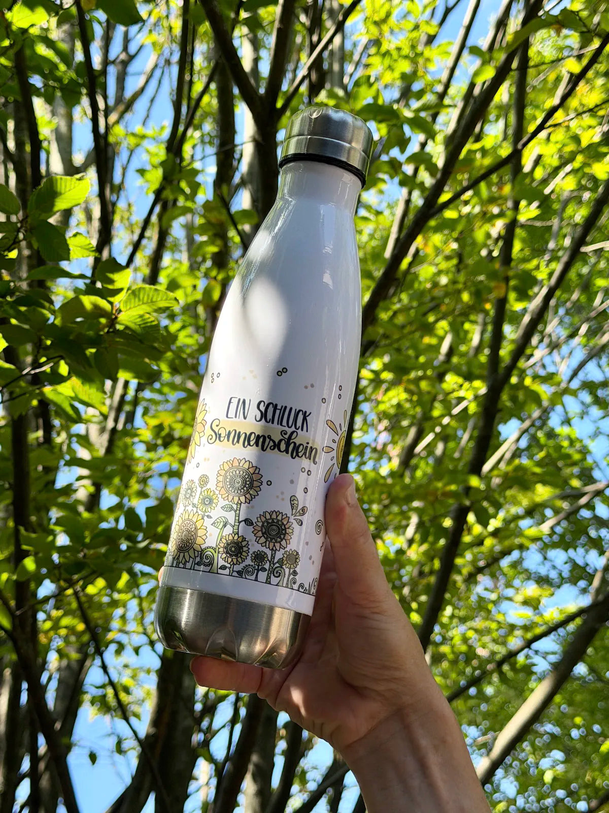 Thermosflasche im Sonnenschein