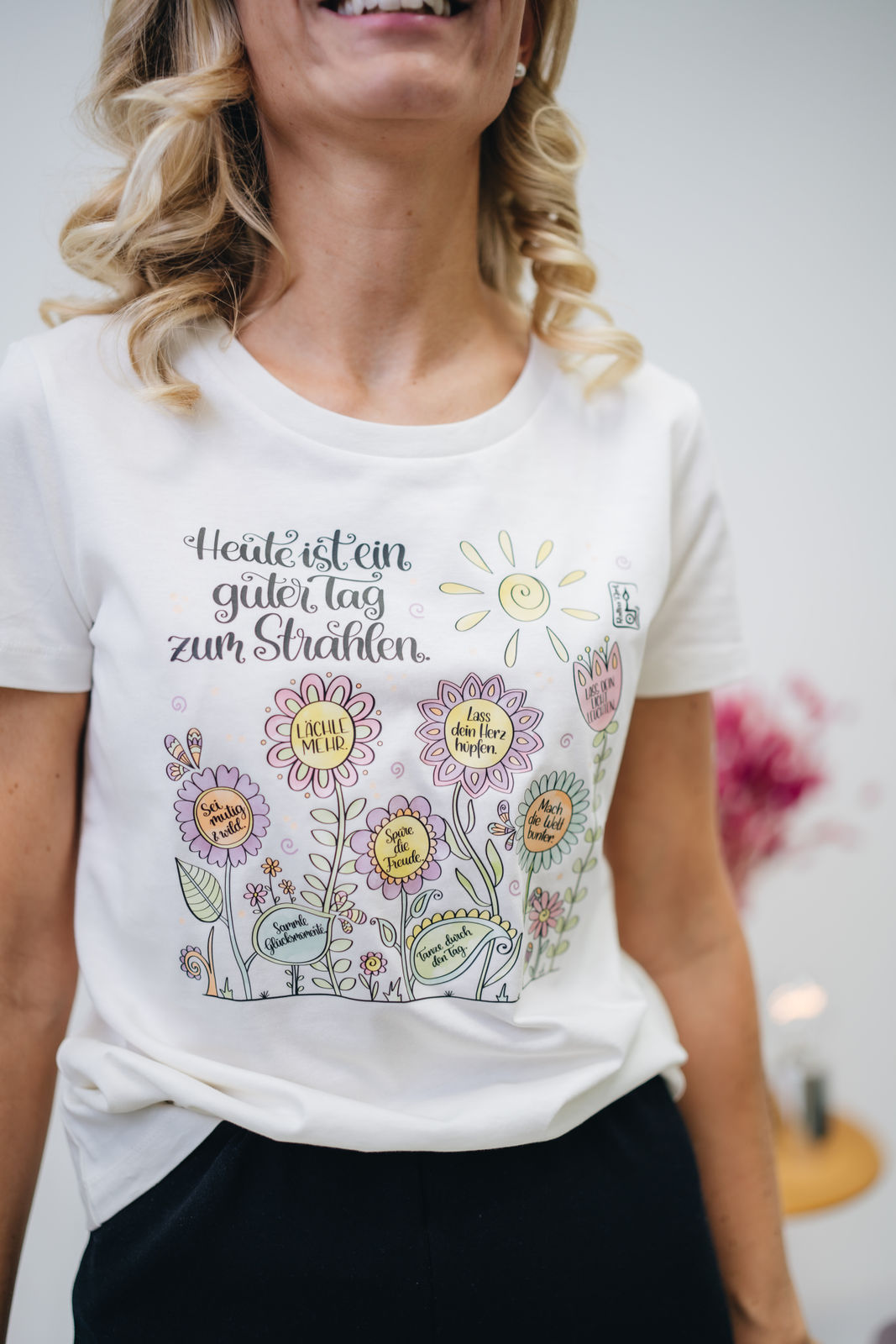 Damen T-Shirt "Ein guter Tag zum Strahlen"