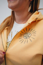 Damen Zipper-Hoodie „Chase the sun, follow your soul“