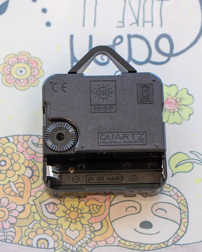 Glaswanduhr "Faultier"